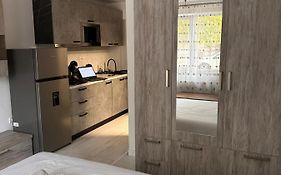 Cozy And Quiet Apartment
